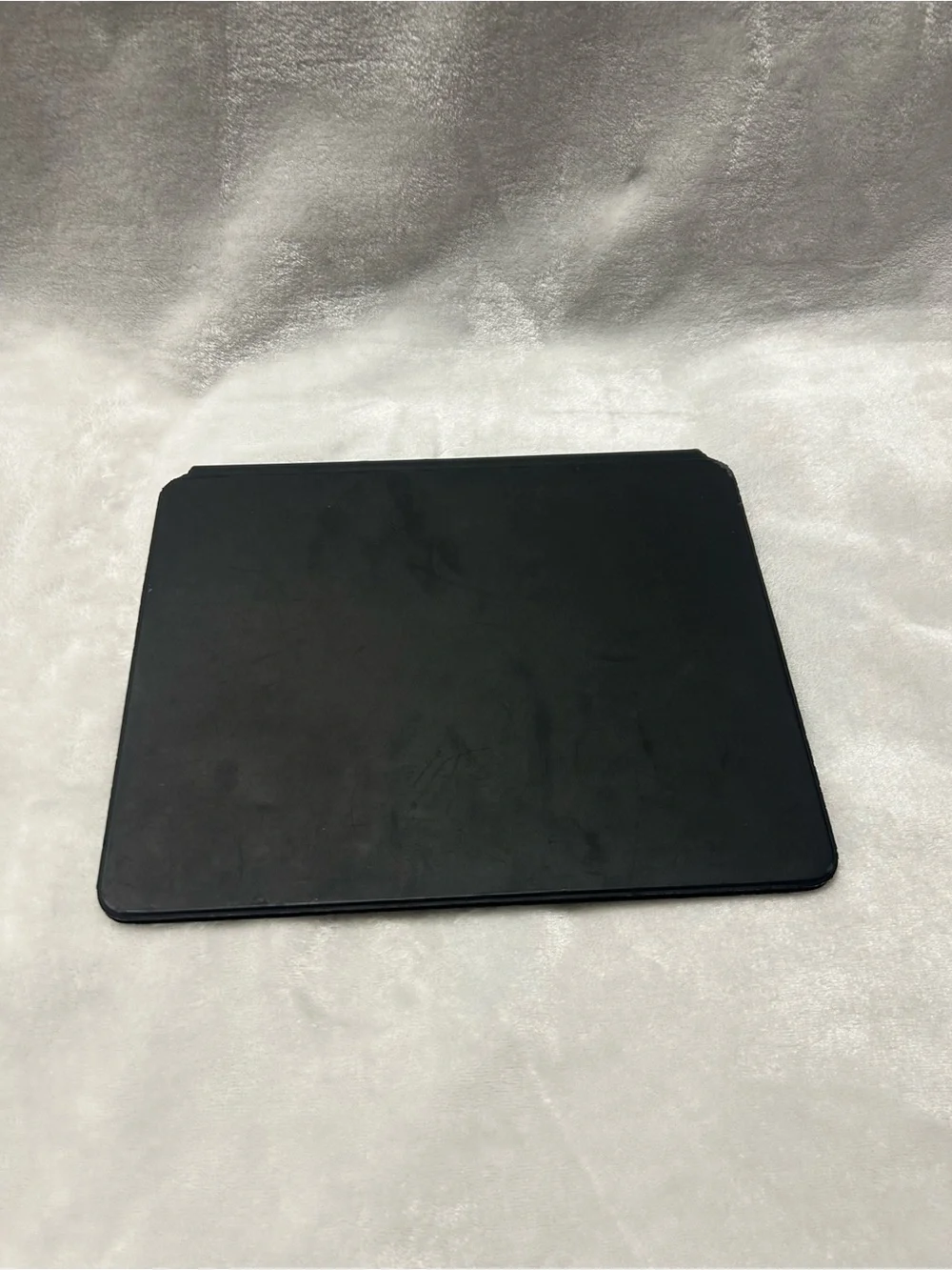 Apple black Magic Keyboard iPad Pro 4th Generation 12.9 in w/ pencil holder